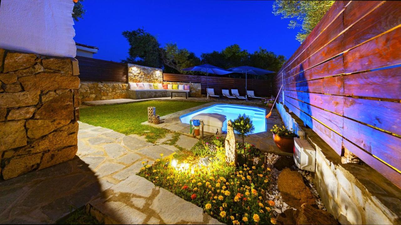 Salonikiou Beach Apartments & Villas Agios Nikolaos  Exterior foto