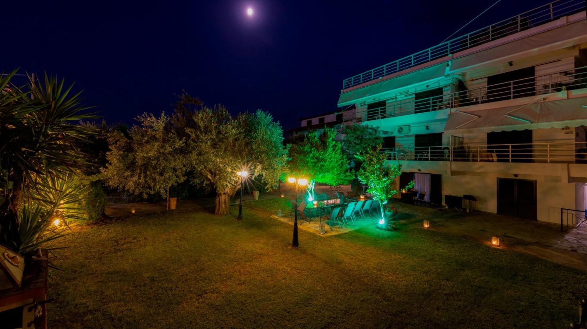 Salonikiou Beach Apartments & Villas Agios Nikolaos  Exterior foto