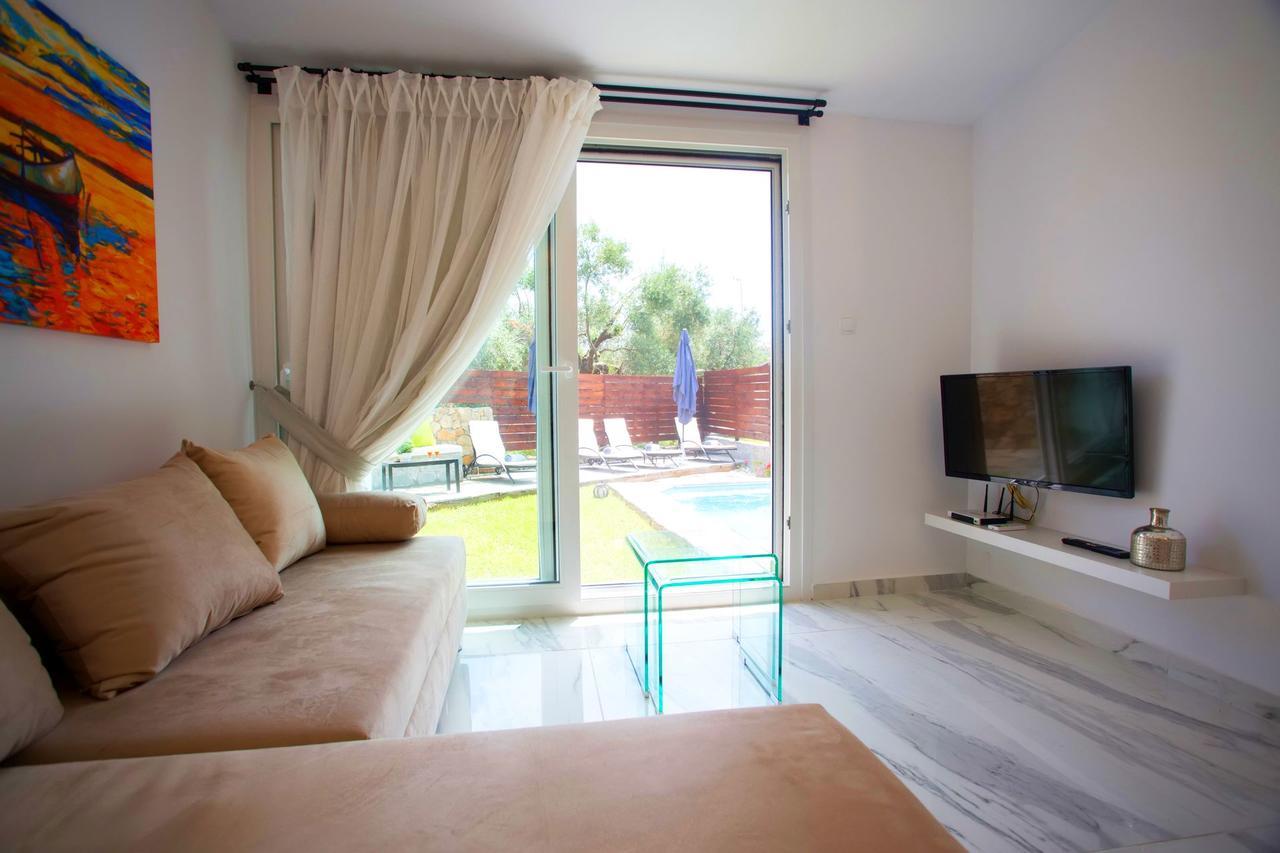 Salonikiou Beach Apartments & Villas Agios Nikolaos  Exterior foto
