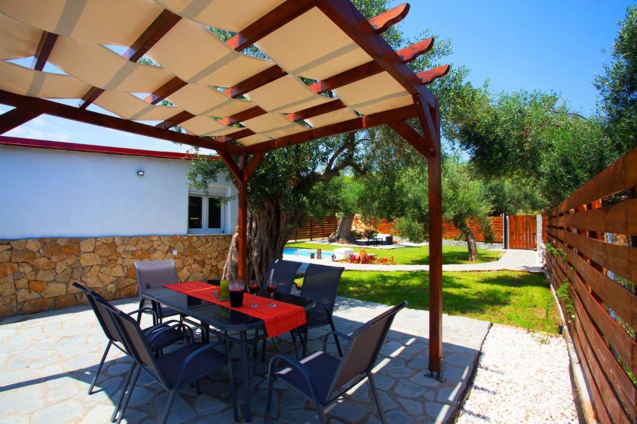Salonikiou Beach Apartments & Villas Agios Nikolaos  Exterior foto